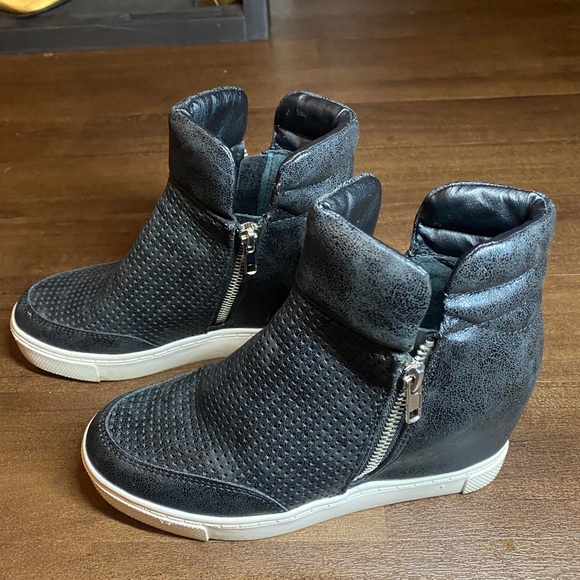 Black Steve Madden Vegan Leather Wedge 